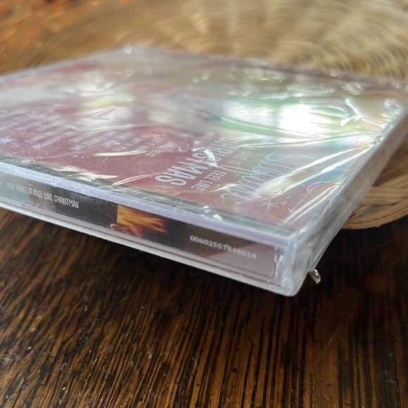 GWEN STEFANI Christmas Album CD - Picture 2 of 3